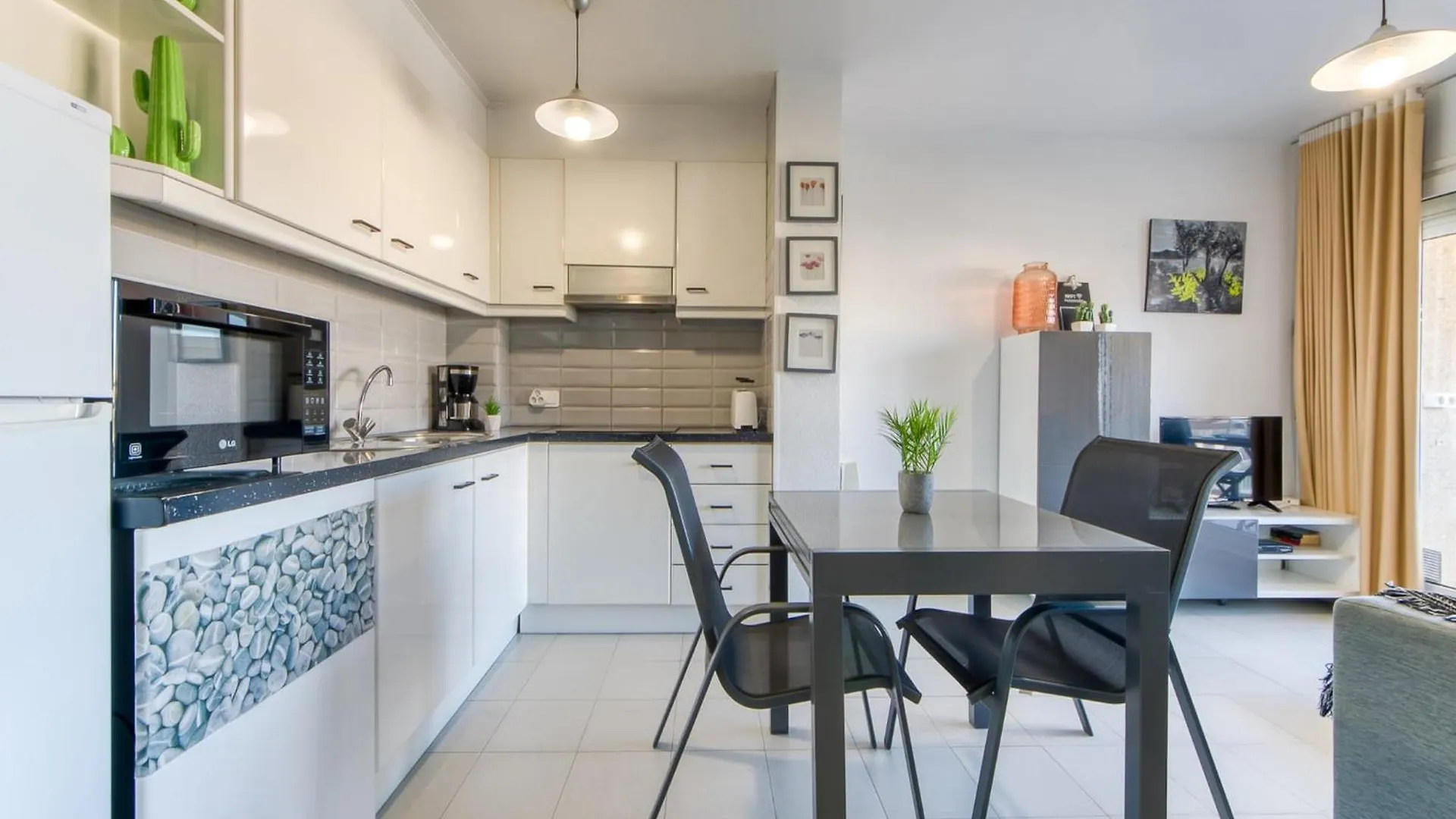 Roc Mar Apartment For 4 Persons Roses 0*,  Spagna
